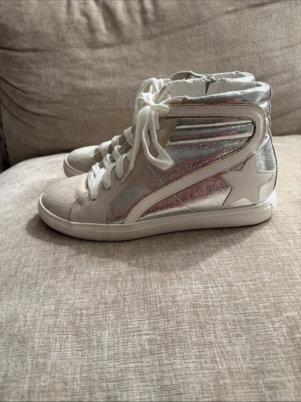 Nature Breeze Women's Silver Metallic High-Top Sneakers with Star Accent